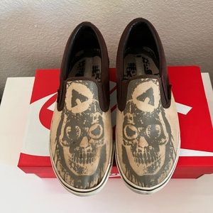 Airwalk Skull Canvas Shoe. Sz: 10.